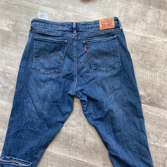 Womens Levi jeans - Picture 10 of 10